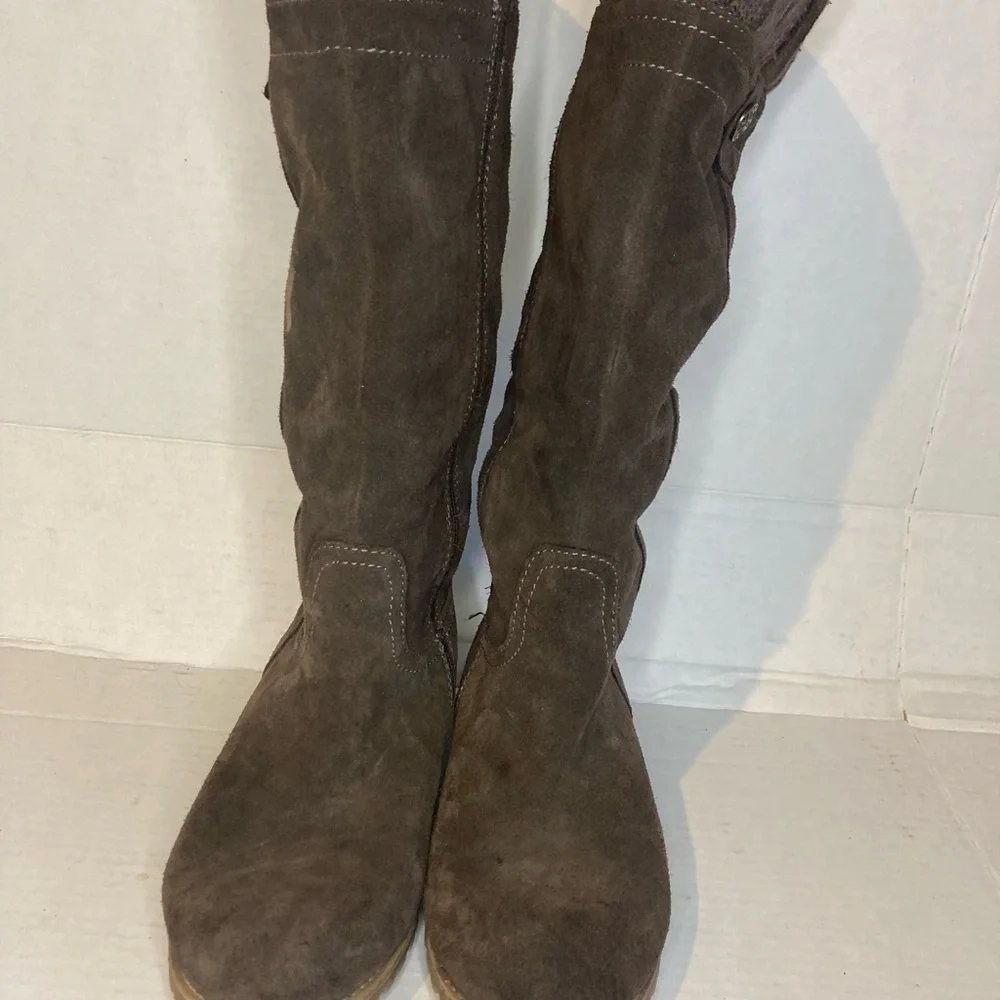 Bjorndal Woman Brown Suede Knee-High 'Stylish Boots Size 8